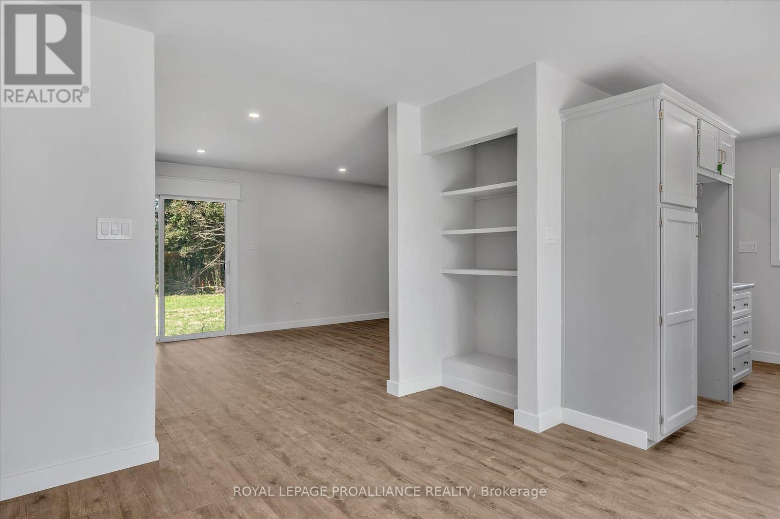 100 Reid Street, Kawartha Lakes, Ontario  K0M 1A0 - Photo 12 - X12269899