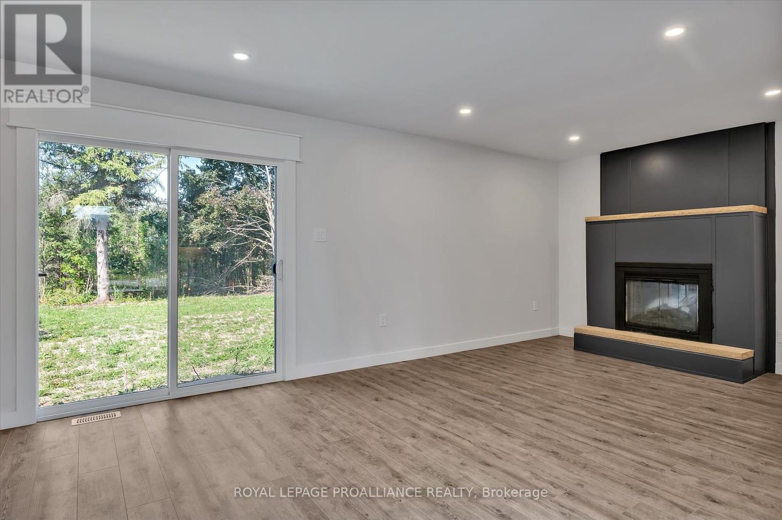 100 Reid Street, Kawartha Lakes, Ontario  K0M 1A0 - Photo 13 - X12269899