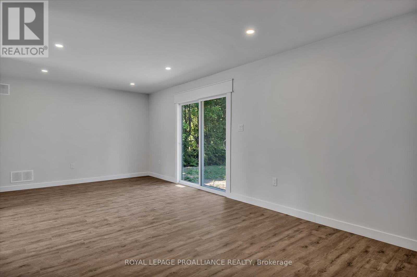 100 Reid Street, Kawartha Lakes, Ontario  K0M 1A0 - Photo 18 - X12269899