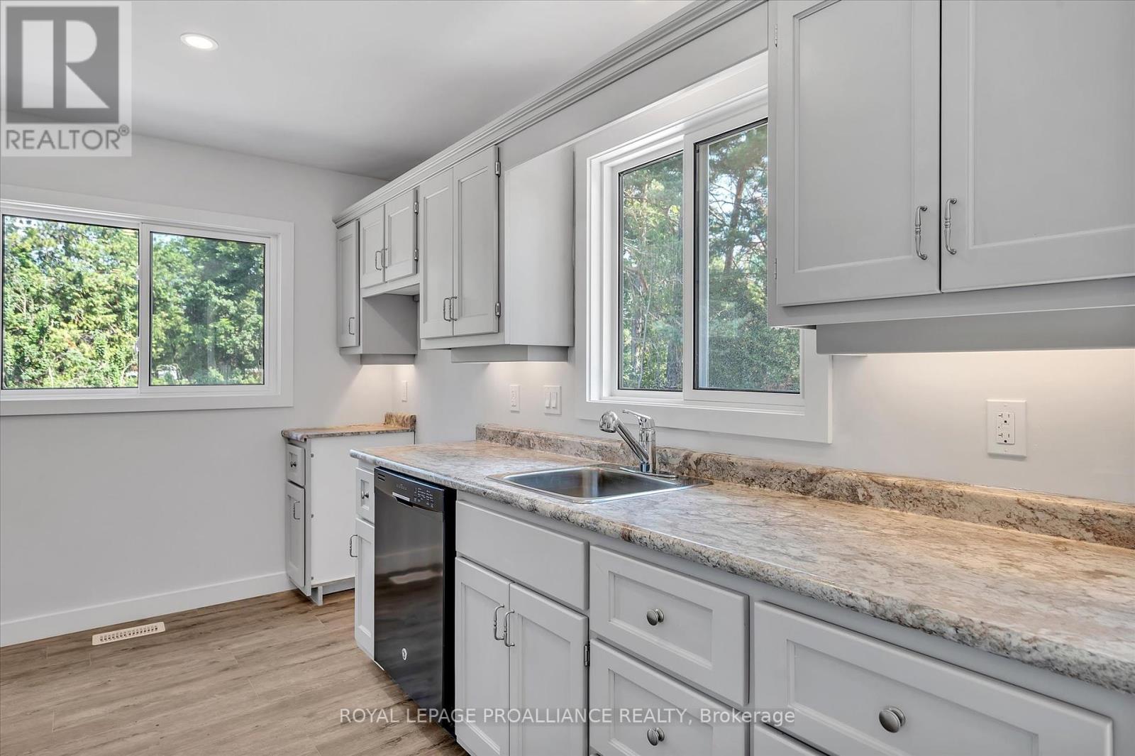 100 Reid Street, Kawartha Lakes, Ontario  K0M 1A0 - Photo 20 - X12269899