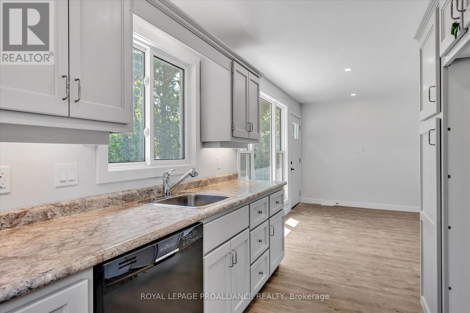 100 Reid Street, Kawartha Lakes, Ontario  K0M 1A0 - Photo 22 - X12269899