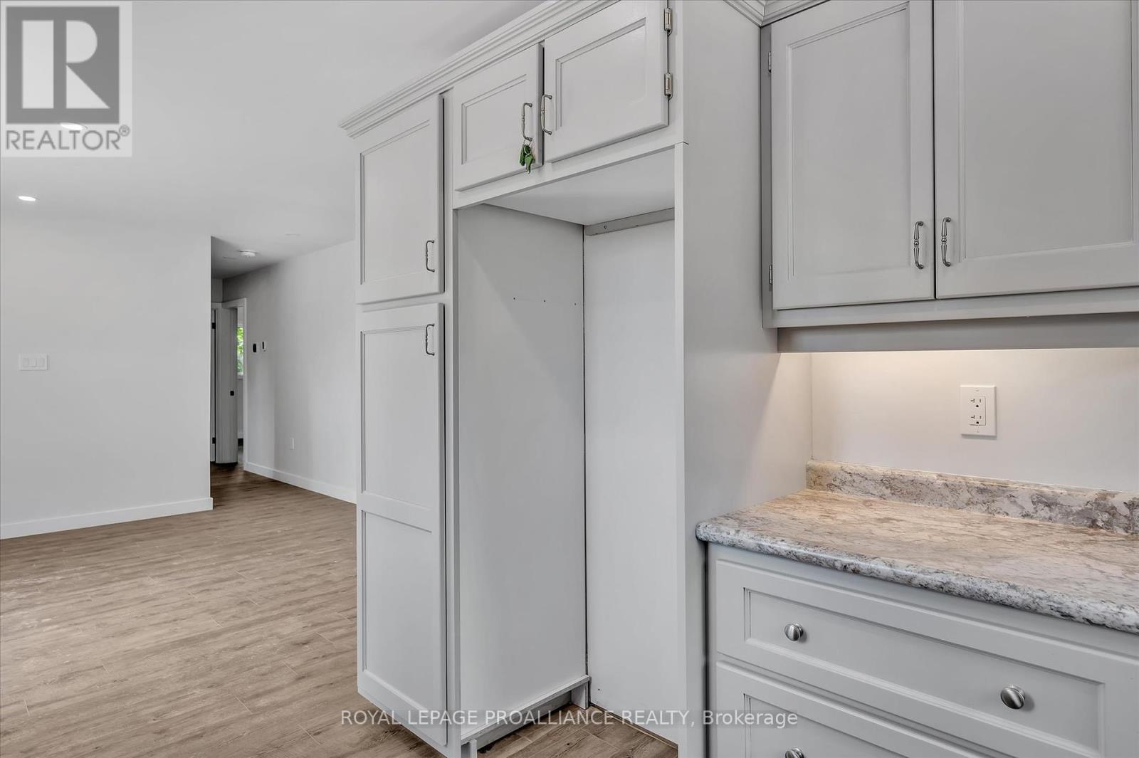 100 Reid Street, Kawartha Lakes, Ontario  K0M 1A0 - Photo 23 - X12269899