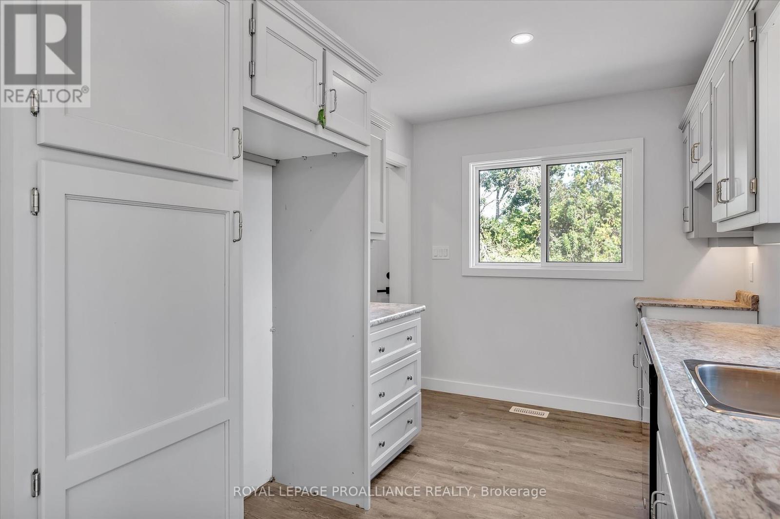 100 Reid Street, Kawartha Lakes, Ontario  K0M 1A0 - Photo 25 - X12269899