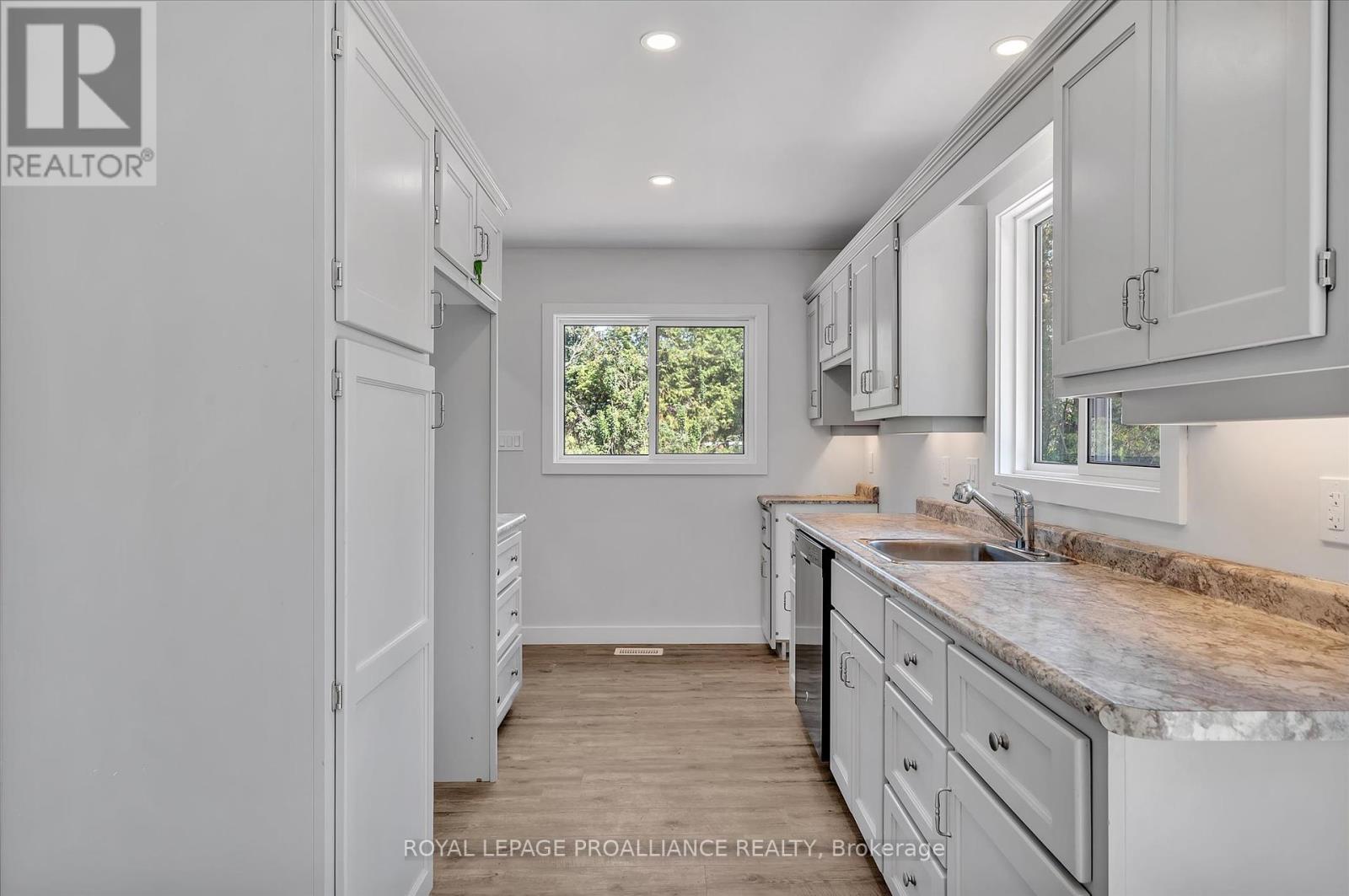 100 Reid Street, Kawartha Lakes, Ontario  K0M 1A0 - Photo 26 - X12269899