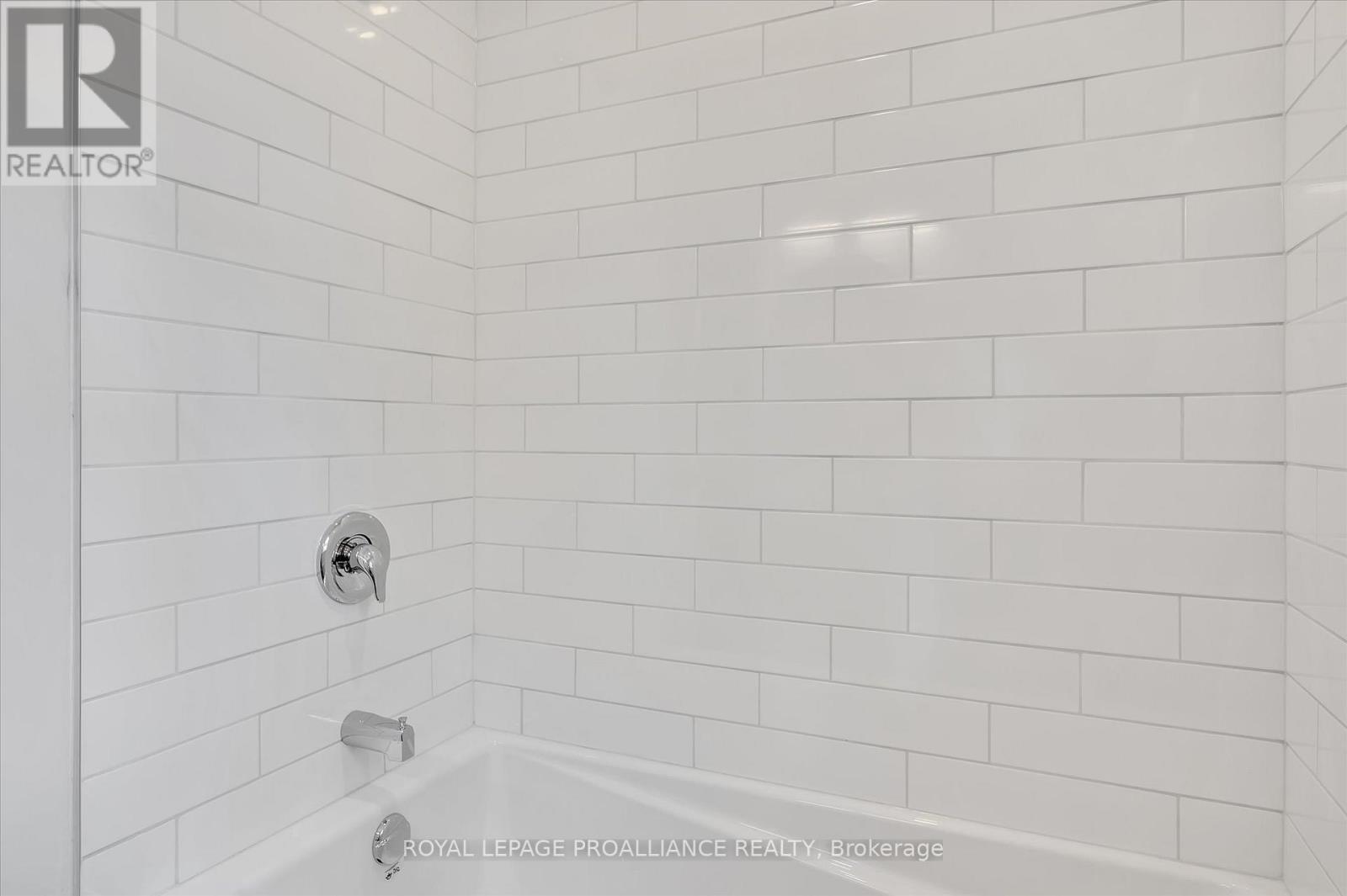 100 Reid Street, Kawartha Lakes, Ontario  K0M 1A0 - Photo 36 - X12269899