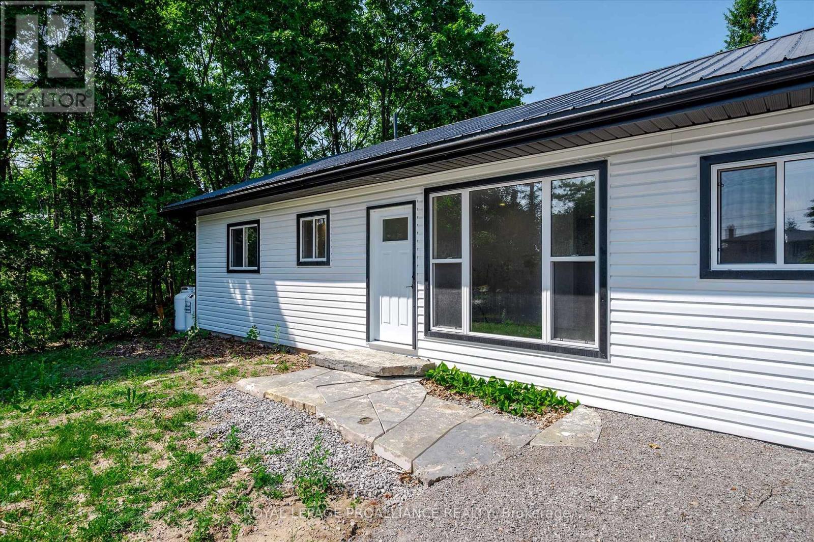 100 Reid Street, Kawartha Lakes, Ontario  K0M 1A0 - Photo 9 - X12269899