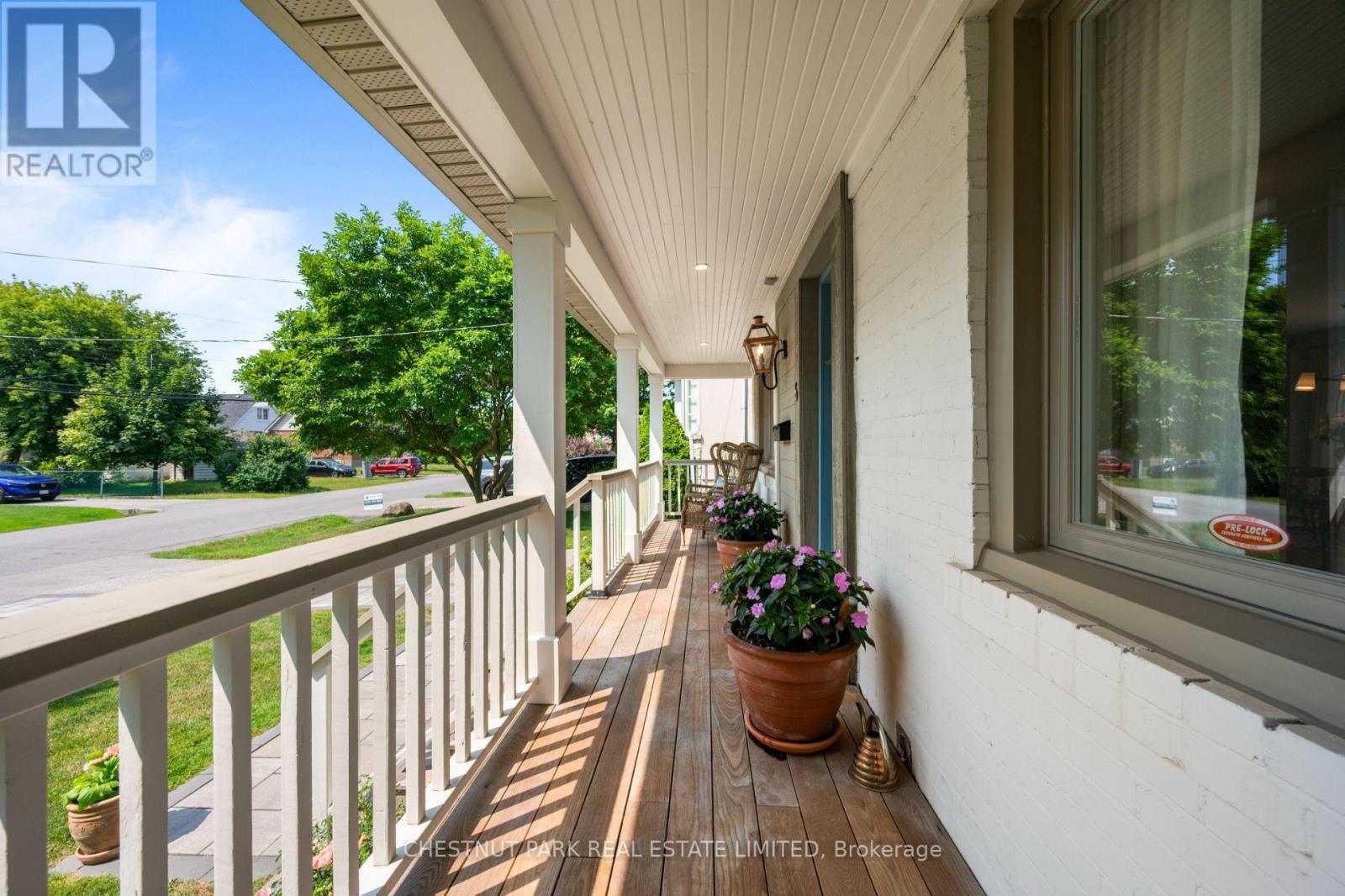 Property at 6 SPRINGBROOK GARDENS image 3