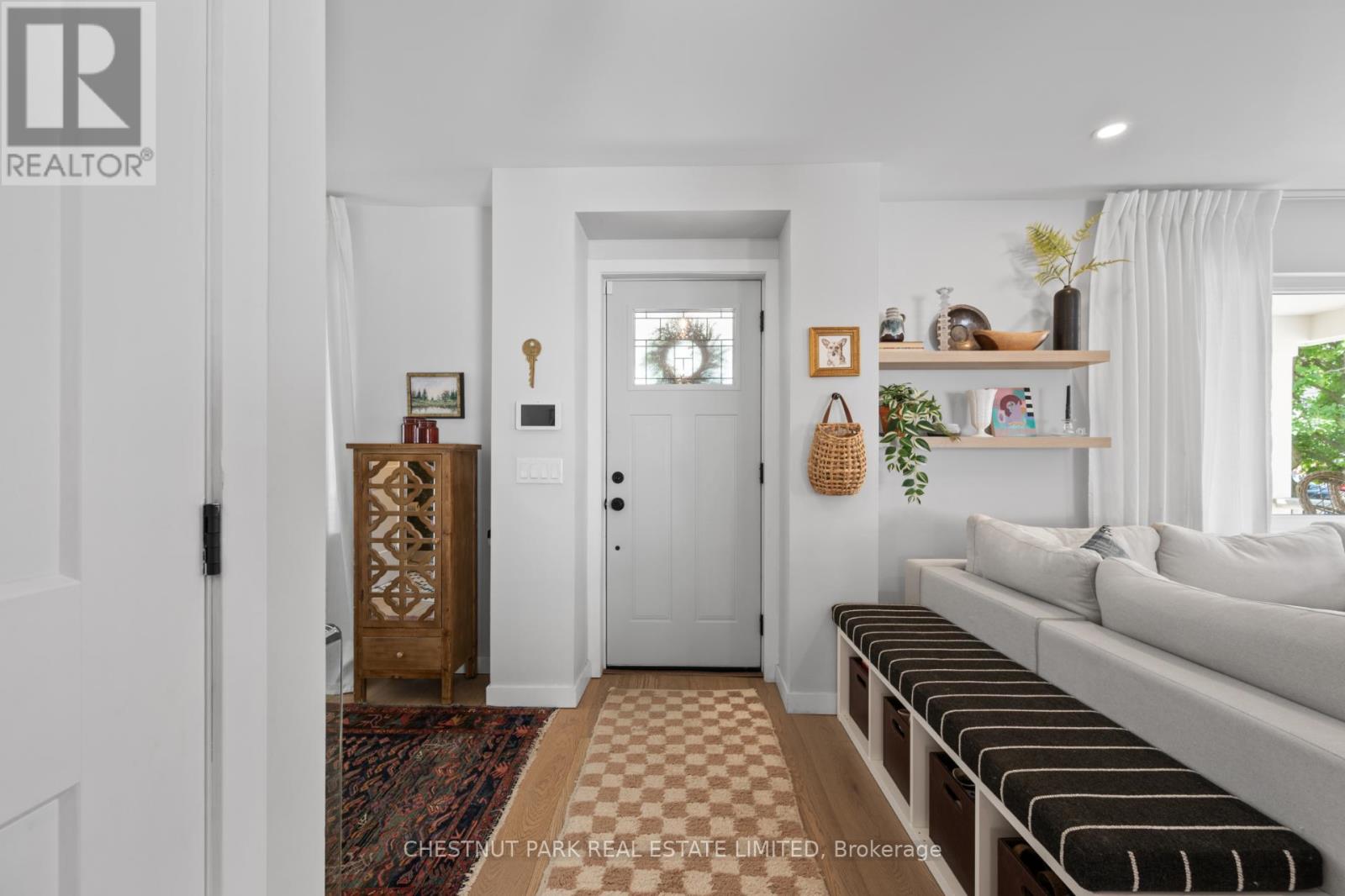 Property at 6 SPRINGBROOK GARDENS image 4