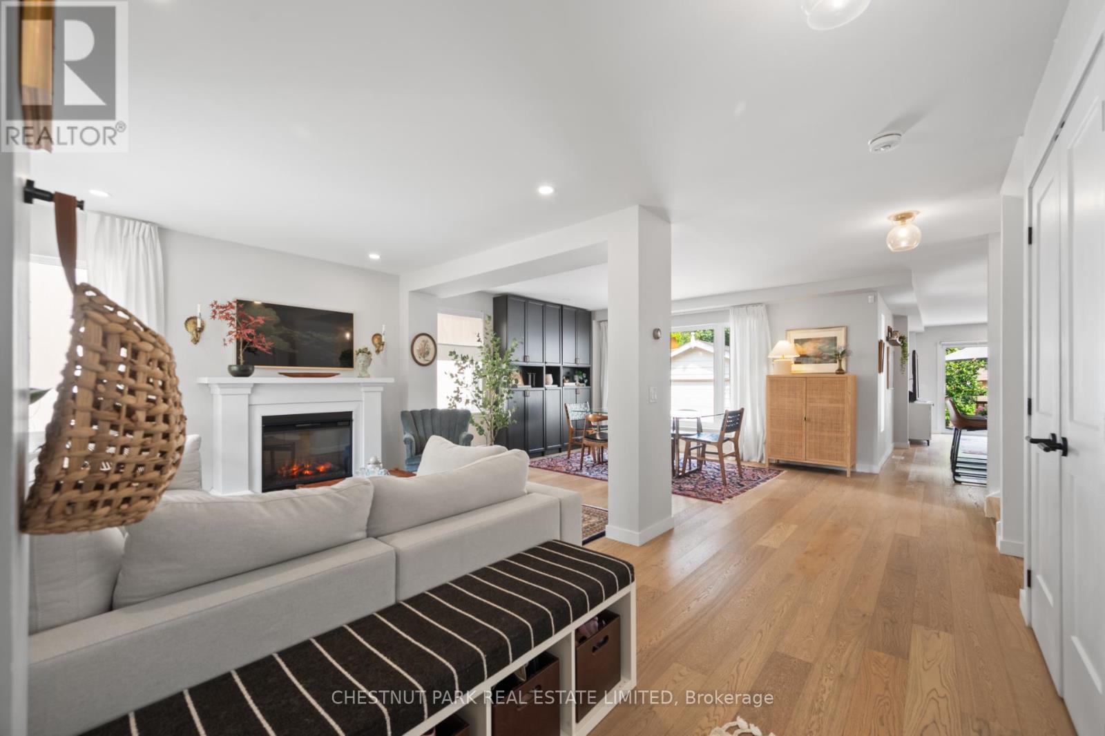 Property at 6 SPRINGBROOK GARDENS image 5