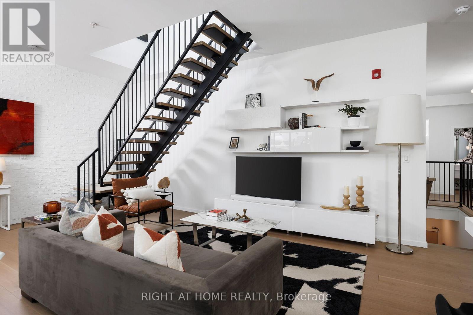 4 - 50 Bartlett Avenue, Toronto (Dovercourt-Wallace Emerson-Junction), Ontario  M6H 3E6 - Photo 12 - W12269933