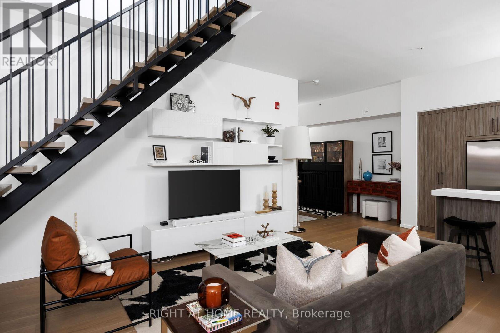 4 - 50 Bartlett Avenue, Toronto (Dovercourt-Wallace Emerson-Junction), Ontario  M6H 3E6 - Photo 13 - W12269933