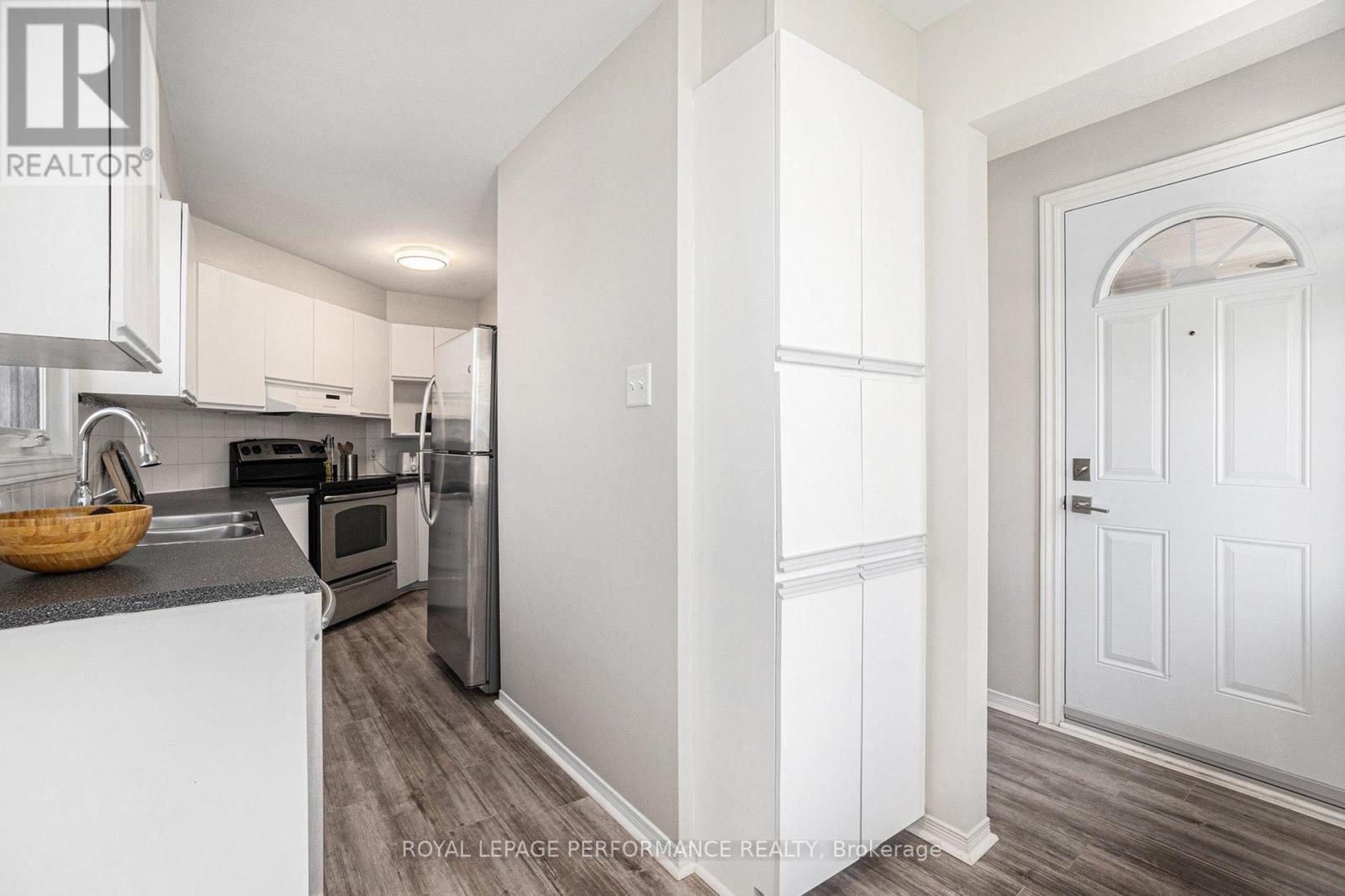 6074 Red Willow Drive, Ottawa, Ontario  K1C 7J5 - Photo 13 - X12269964