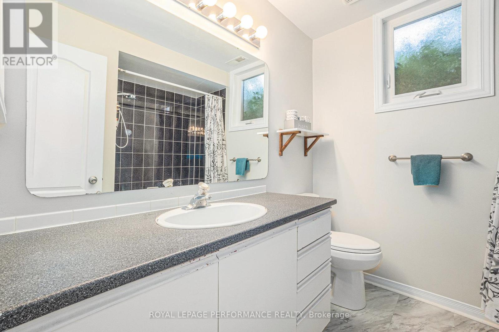 6074 Red Willow Drive, Ottawa, Ontario  K1C 7J5 - Photo 21 - X12269964