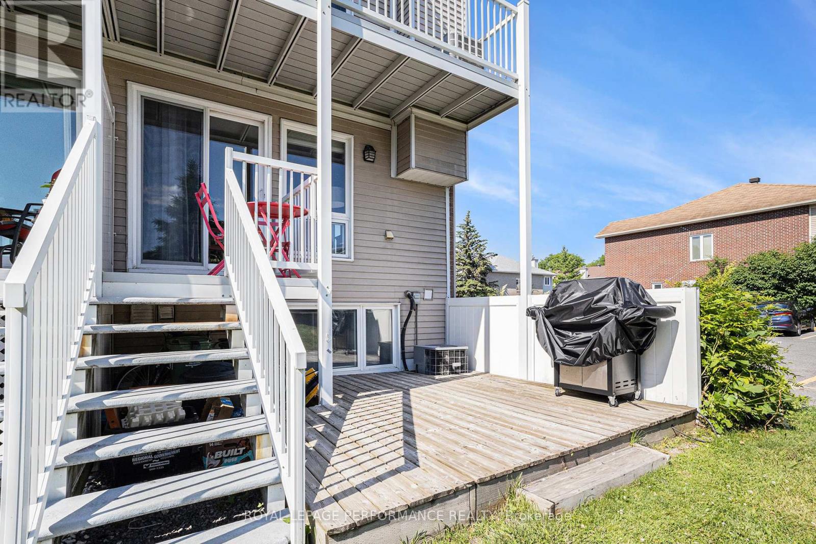 6074 Red Willow Drive, Ottawa, Ontario  K1C 7J5 - Photo 24 - X12269964