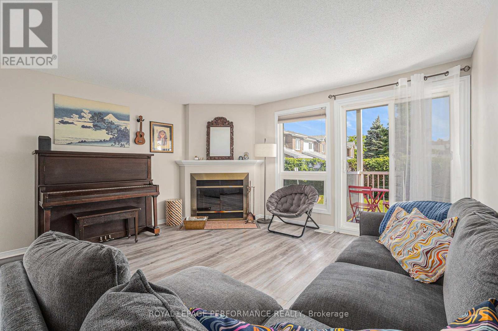 6074 Red Willow Drive, Ottawa, Ontario  K1C 7J5 - Photo 6 - X12269964