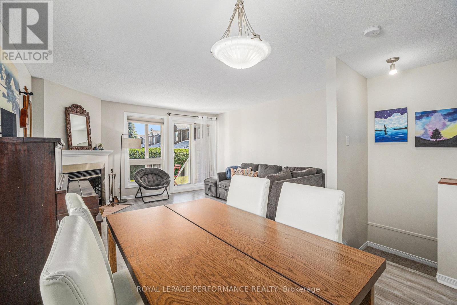 6074 Red Willow Drive, Ottawa, Ontario  K1C 7J5 - Photo 8 - X12269964