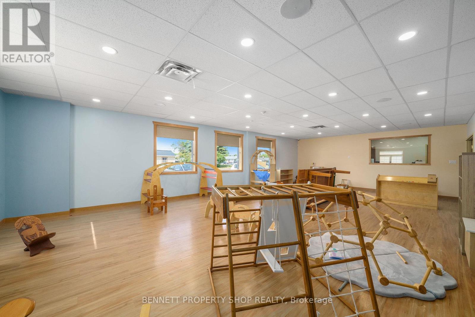 2871 St. Joseph Boulevard, Ottawa, Ontario  K1C 1G8 - Photo 14 - X12270129