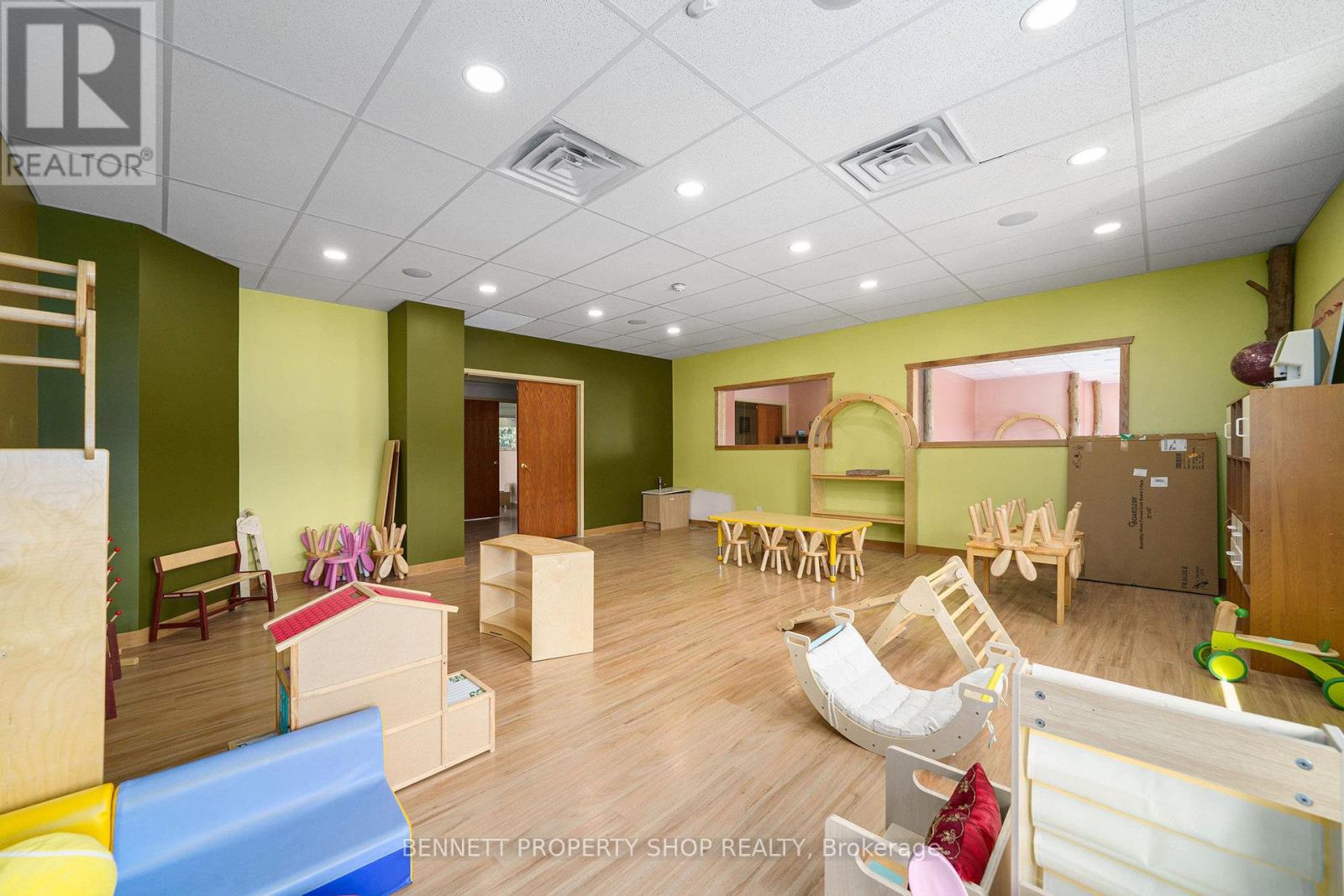 2871 St. Joseph Boulevard, Ottawa, Ontario  K1C 1G8 - Photo 17 - X12270129