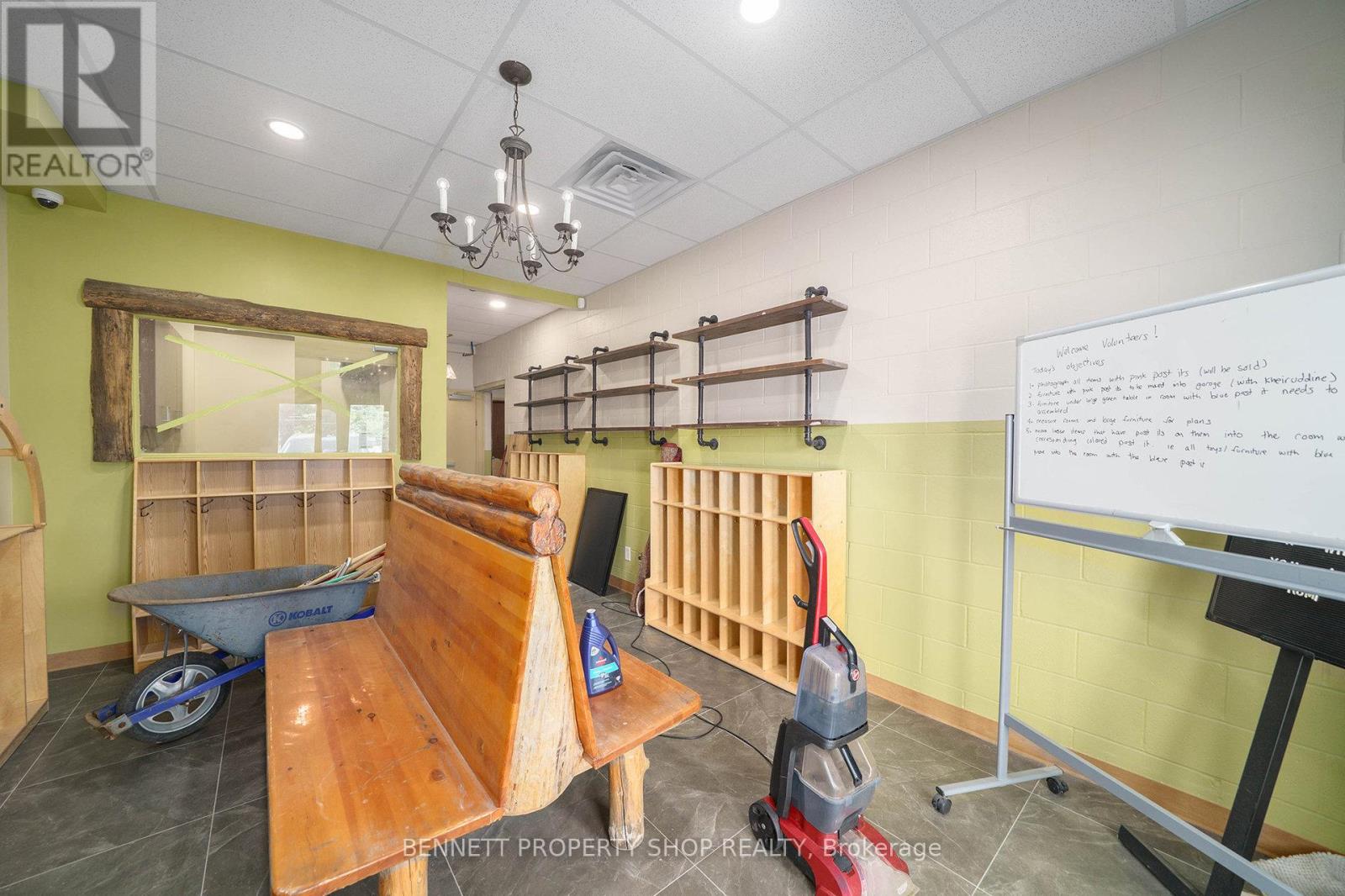 2871 St. Joseph Boulevard, Ottawa, Ontario  K1C 1G8 - Photo 21 - X12270129