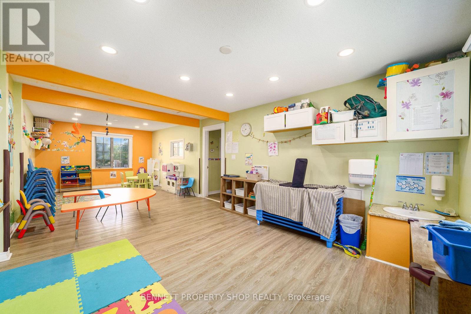 2871 St. Joseph Boulevard, Ottawa, Ontario  K1C 1G8 - Photo 31 - X12270129