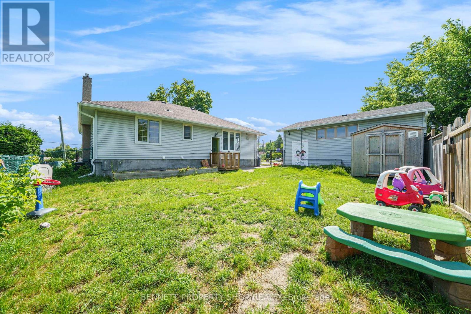 2871 St. Joseph Boulevard, Ottawa, Ontario  K1C 1G8 - Photo 32 - X12270129