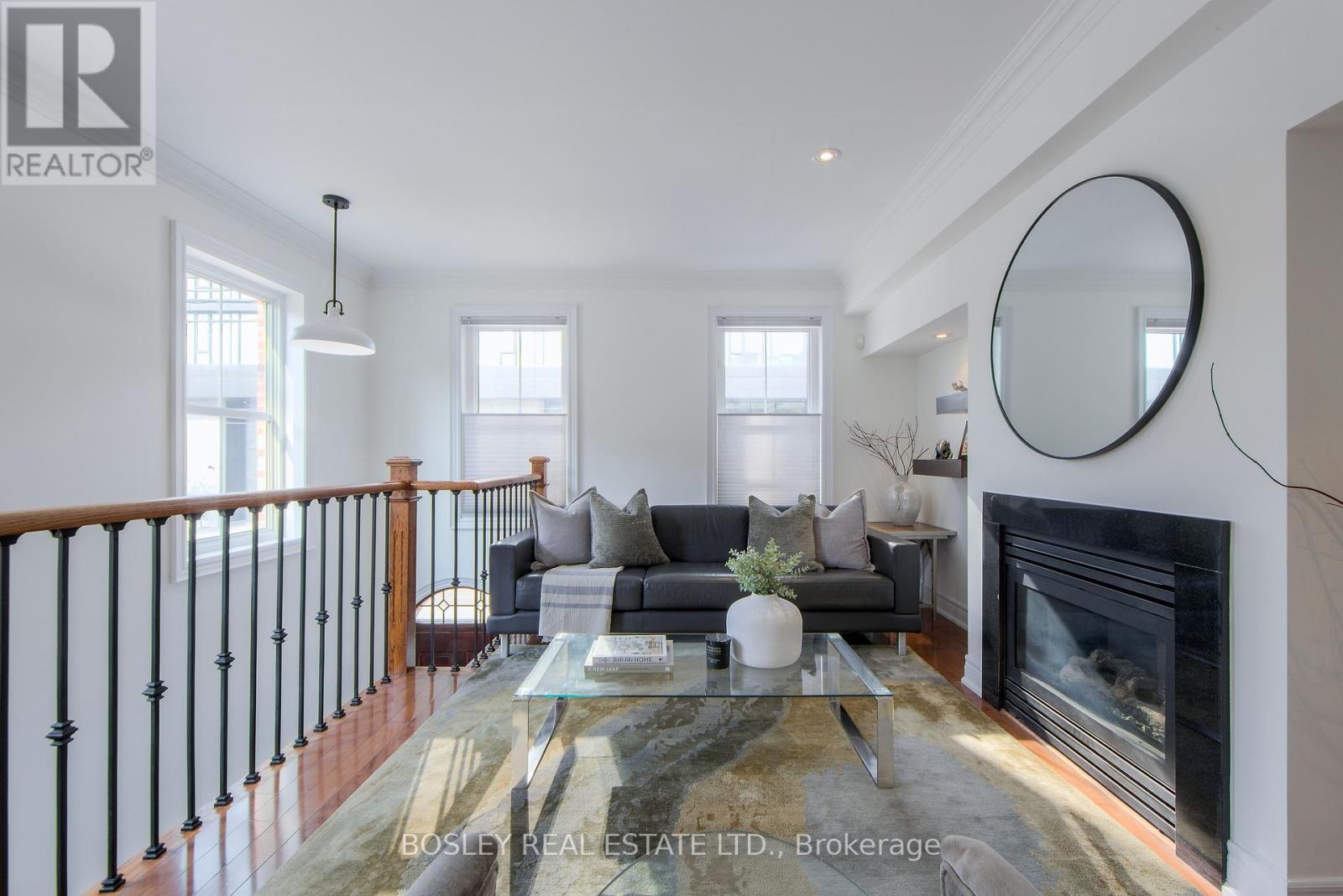 Property at 188 MCCAUL STREET image 2