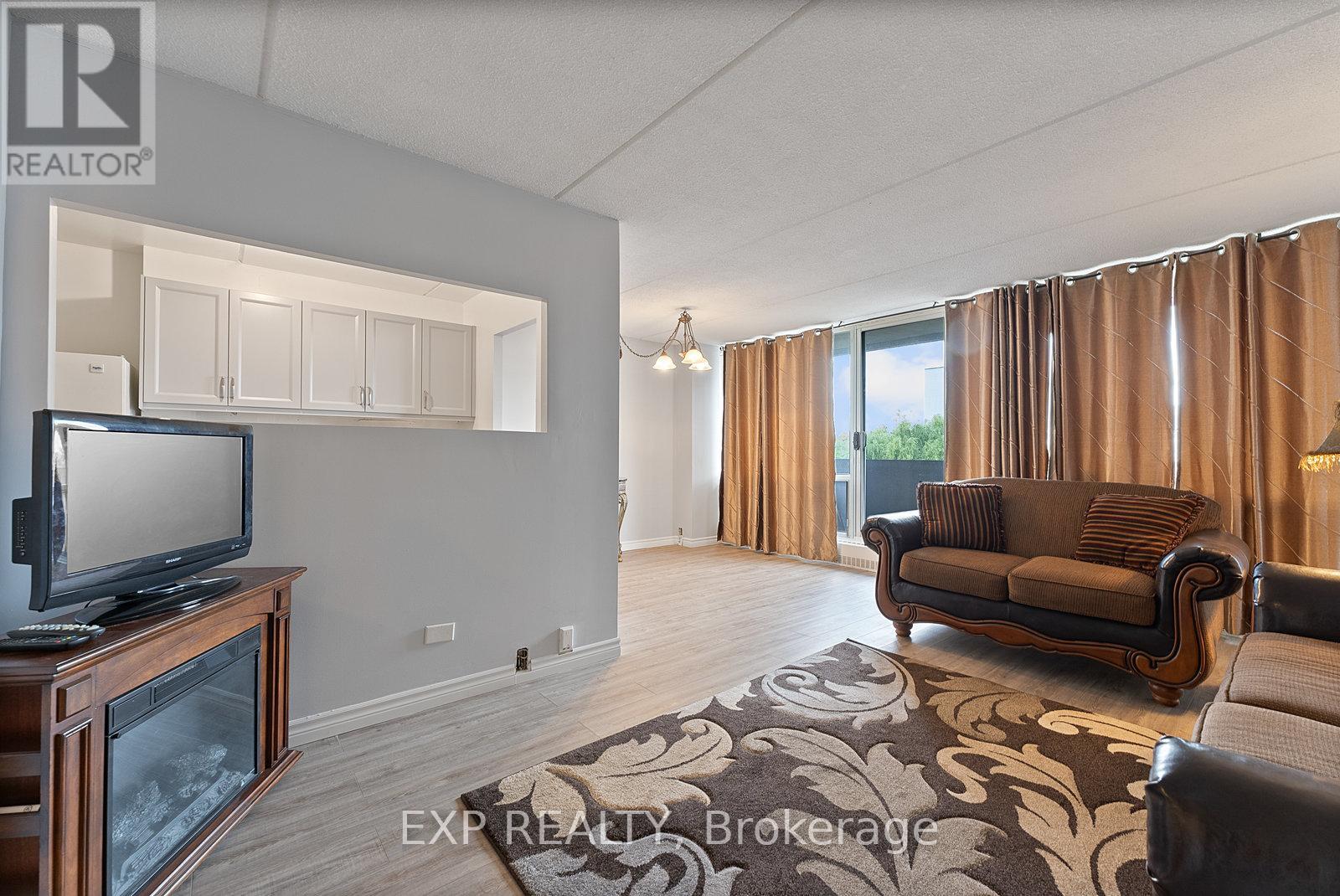 Property at 612 - 2 GLAMORGAN AVENUE image 1