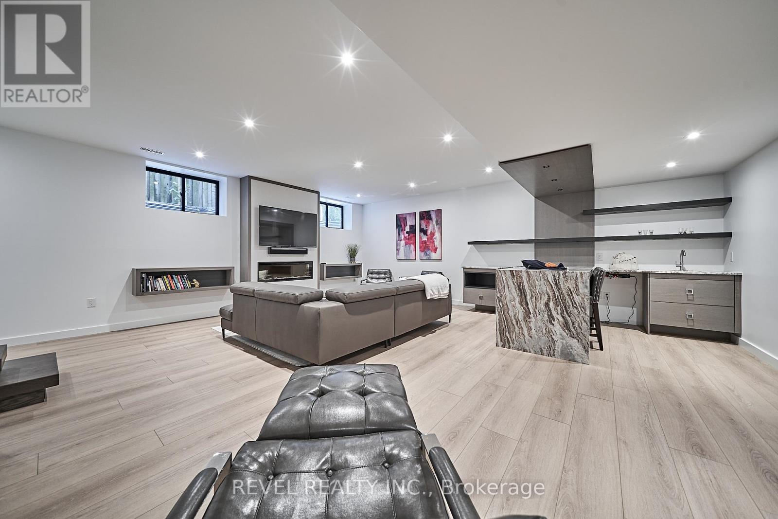 516 Poplar Avenue, Ajax (South East), Ontario  L1S 1G1 - Photo 33 - E12270025