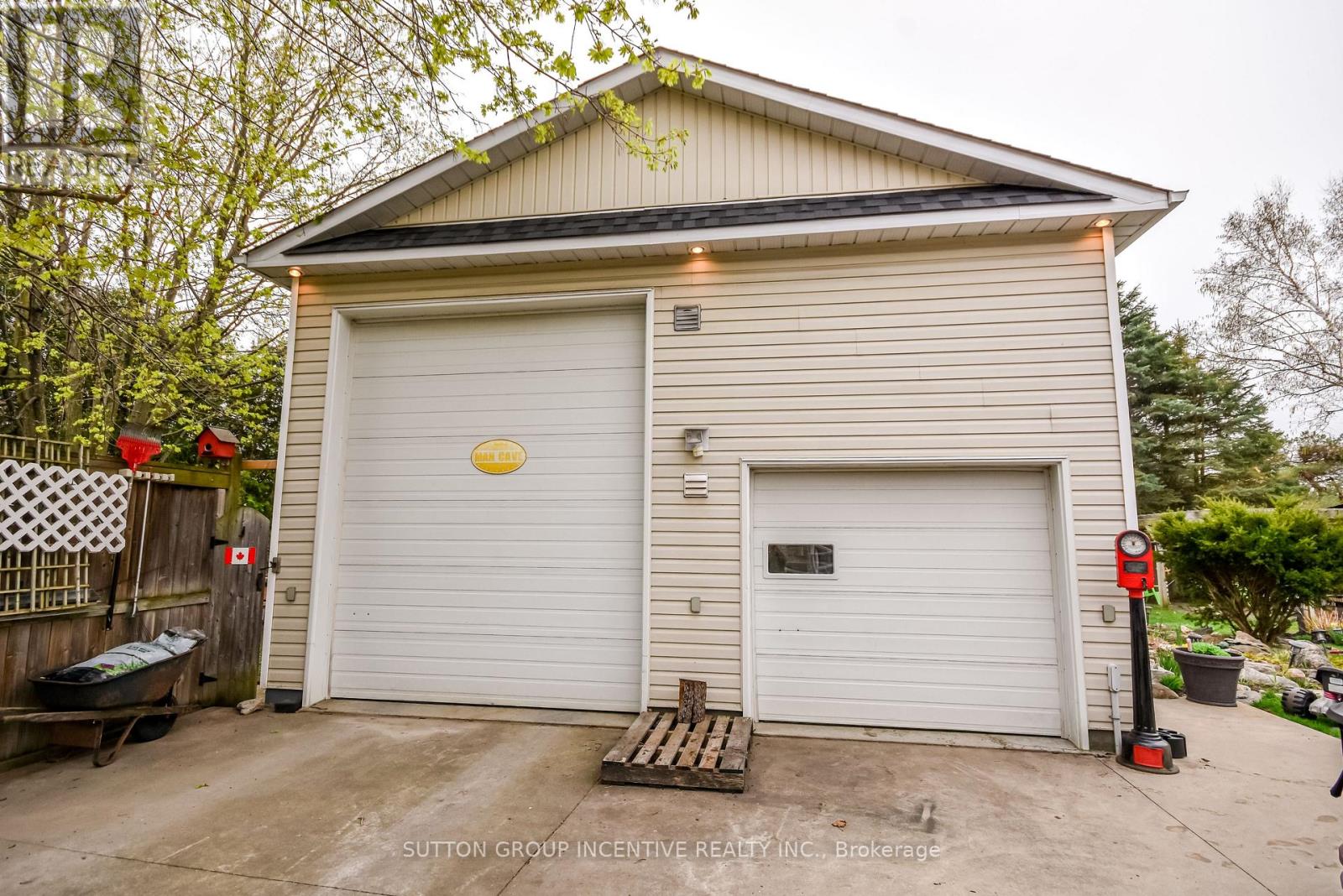 Property at 287 EDGEHILL DRIVE image 5