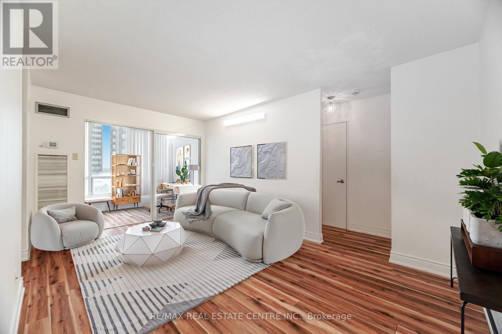 Property at 811 - 115 HILLCREST AVENUE image 4