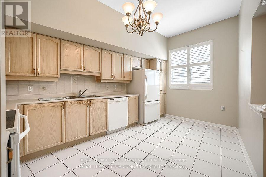 109 - 2502 Rutherford Road, Vaughan (Maple), Ontario  L4K 5N6 - Photo 15 - N12269944