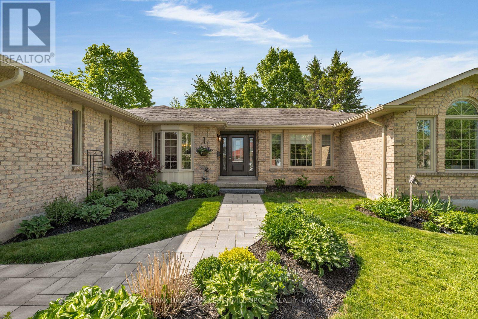 Property at 2235 MEADOWLAND STREET image 2