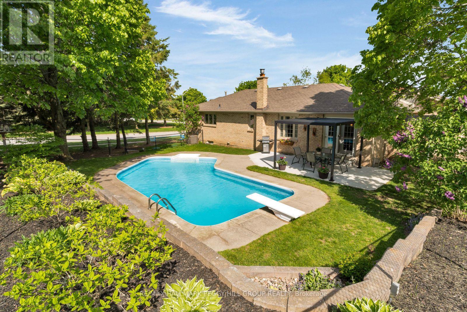 Property at 2235 MEADOWLAND STREET image 3