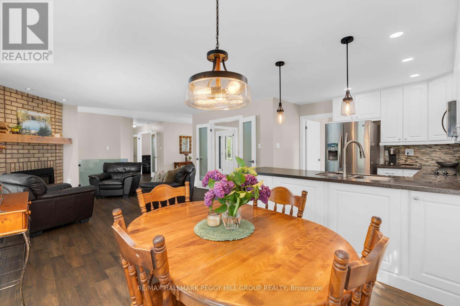Property at 2235 MEADOWLAND STREET image 5