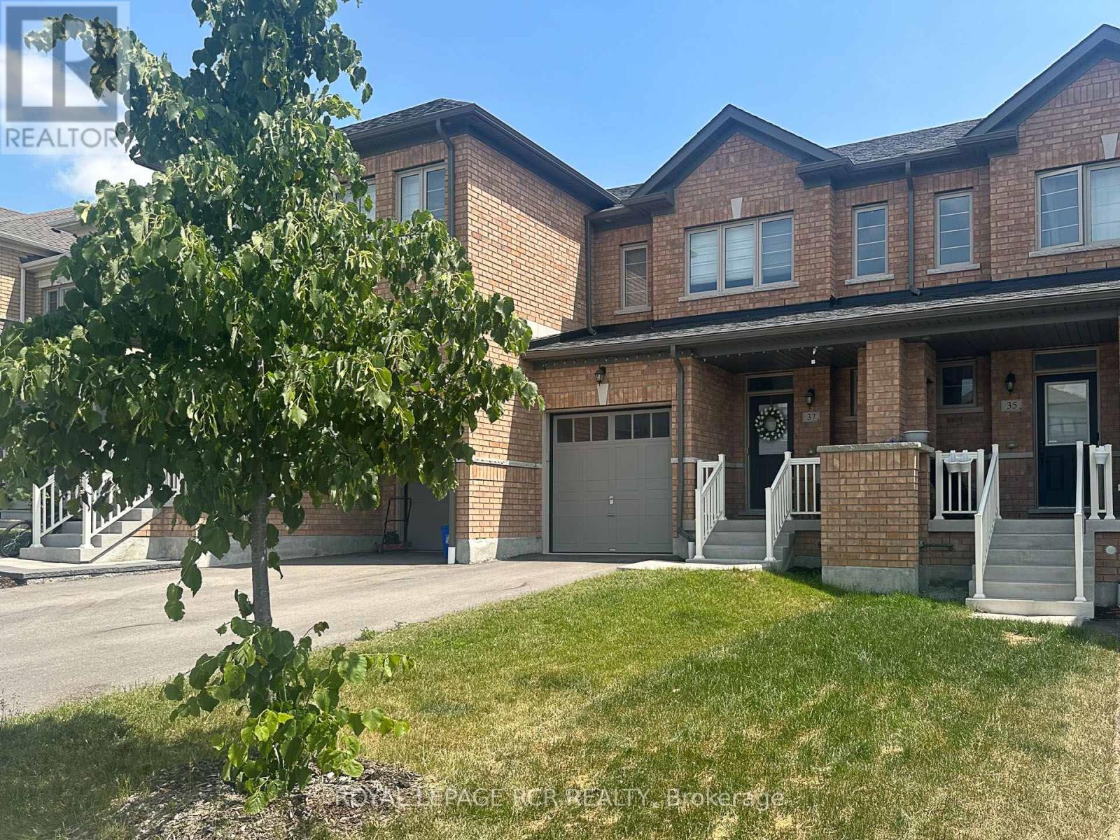 Property at 37 MARKVIEW ROAD image 2