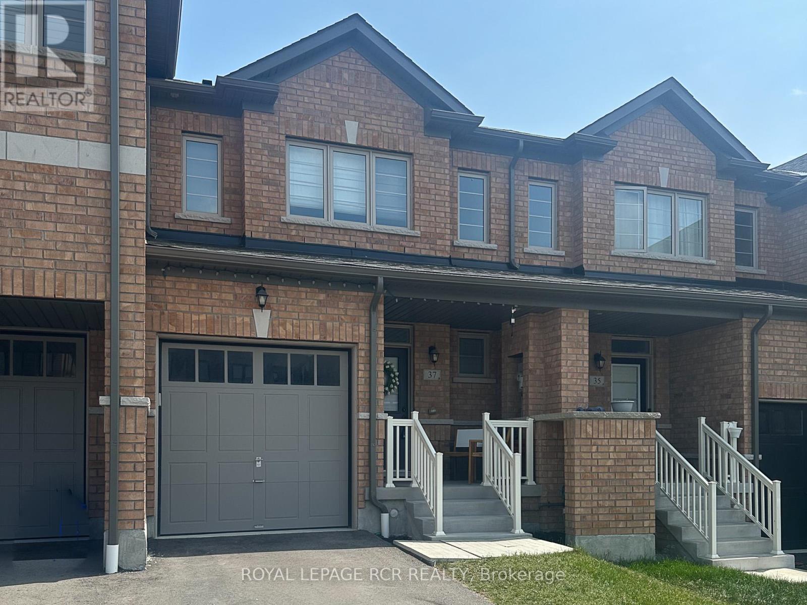 Property at 37 MARKVIEW ROAD image 3