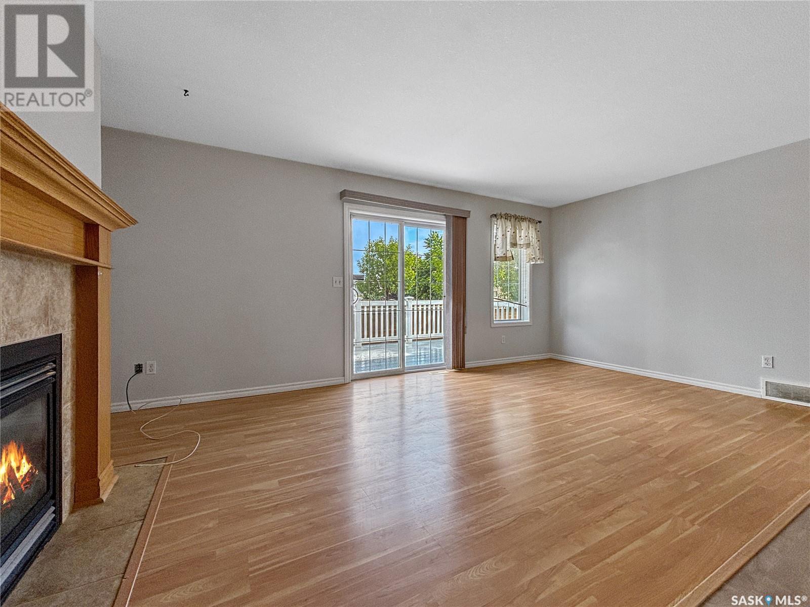 Property at 20 110 Banyan CRESCENT image 3