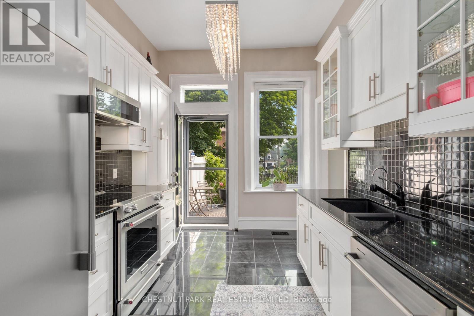 219 Charles Street, Belleville, Ontario  K8N 3M3 - Photo 12 - X12270180