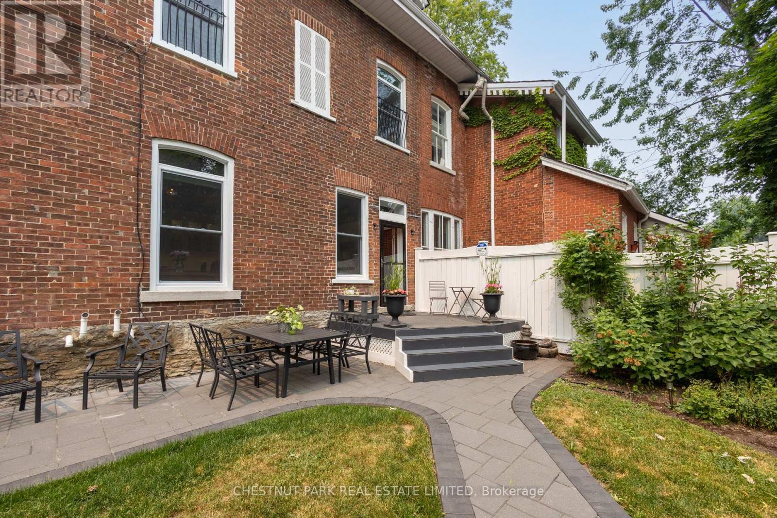 219 Charles Street, Belleville, Ontario  K8N 3M3 - Photo 33 - X12270180