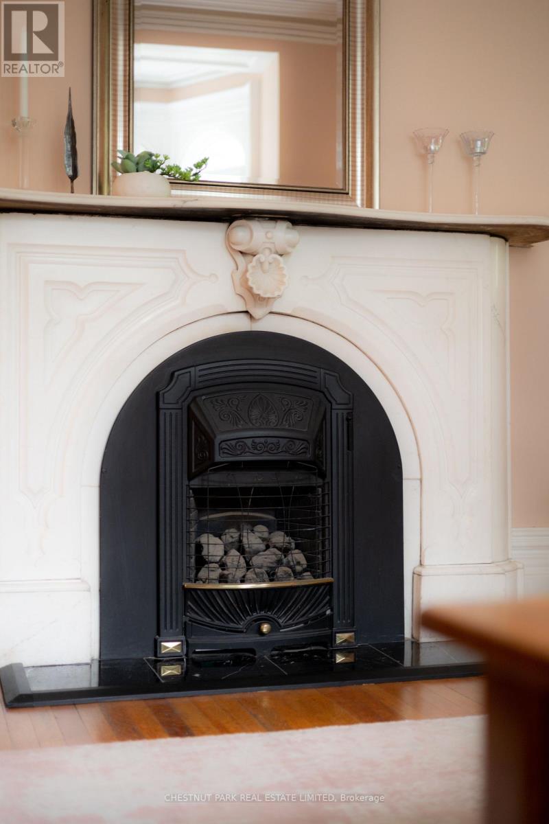 219 Charles Street, Belleville, Ontario  K8N 3M3 - Photo 8 - X12270180