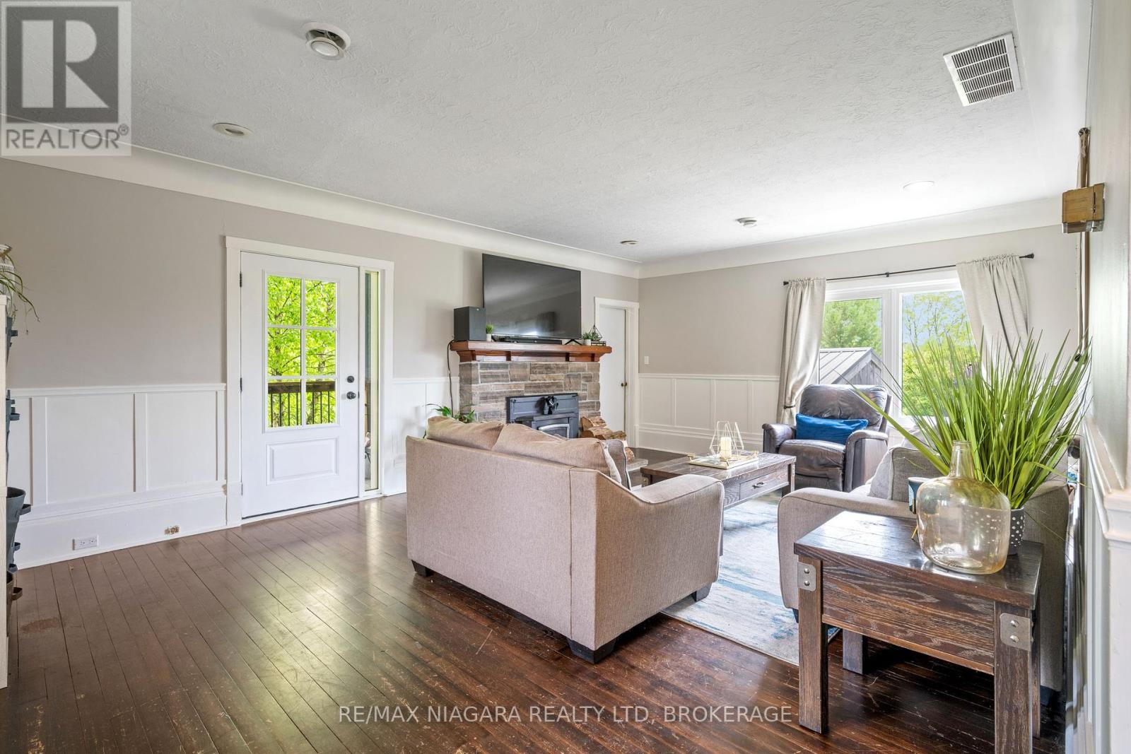 2636 Merrittville Highway, Thorold (Cataract Road), Ontario  L0S 1E6 - Photo 13 - X12267964