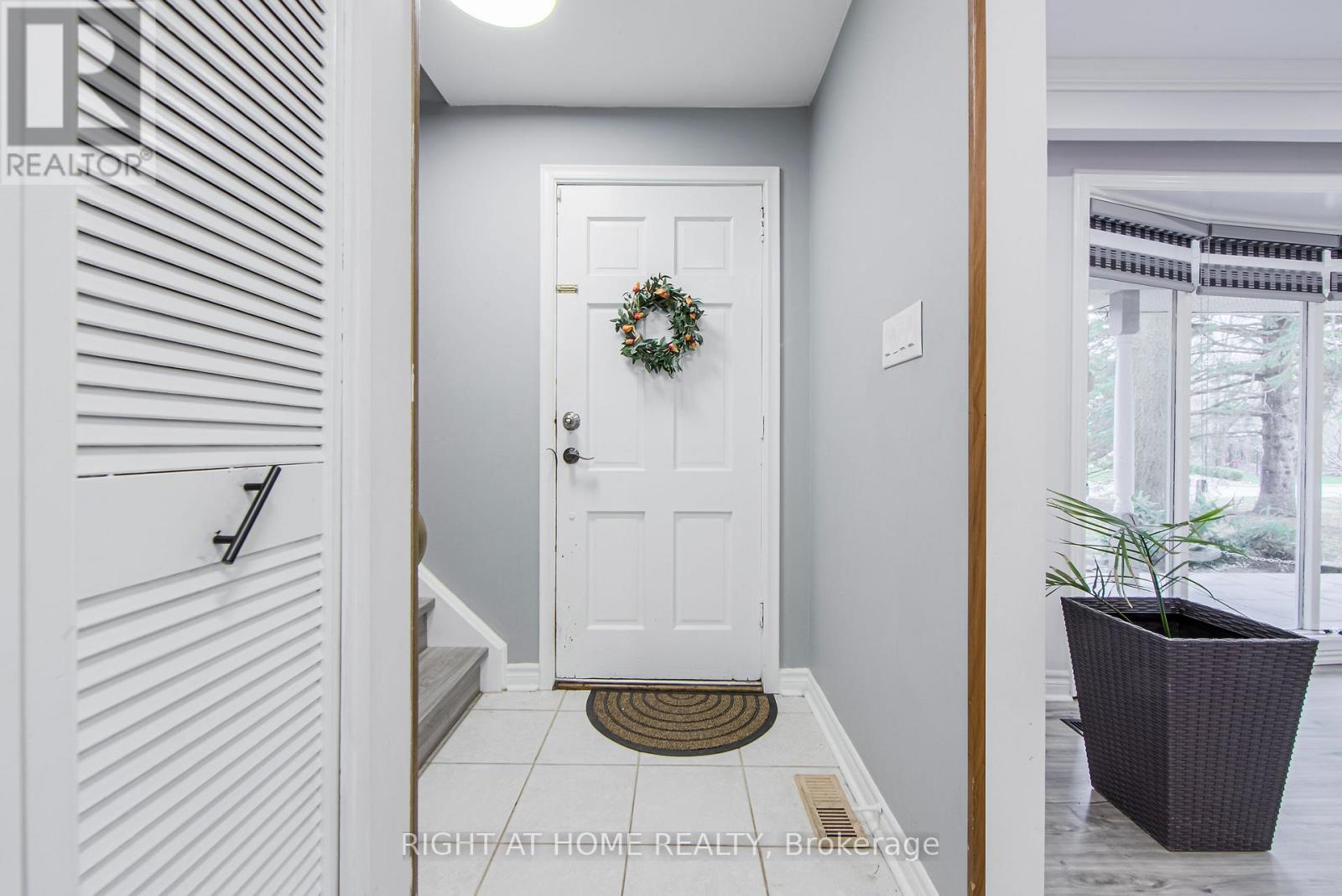 Property at 1276 HILLVIEW CRESCENT image 4
