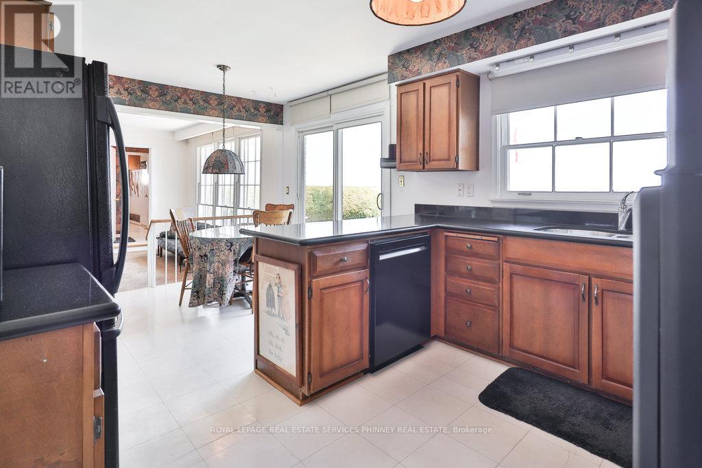 1460 Watersedge Road, Mississauga, Ontario  L5J 1A4 - Photo 24 - W12270107