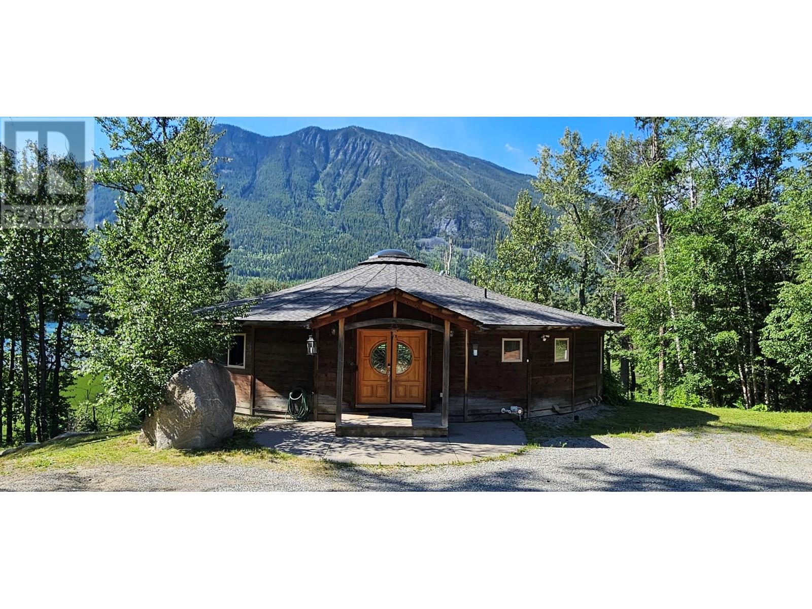 3584 St. Mary Lake Road, Kimberley, British Columbia  V1A 3K5 - Photo 1 - 10353532