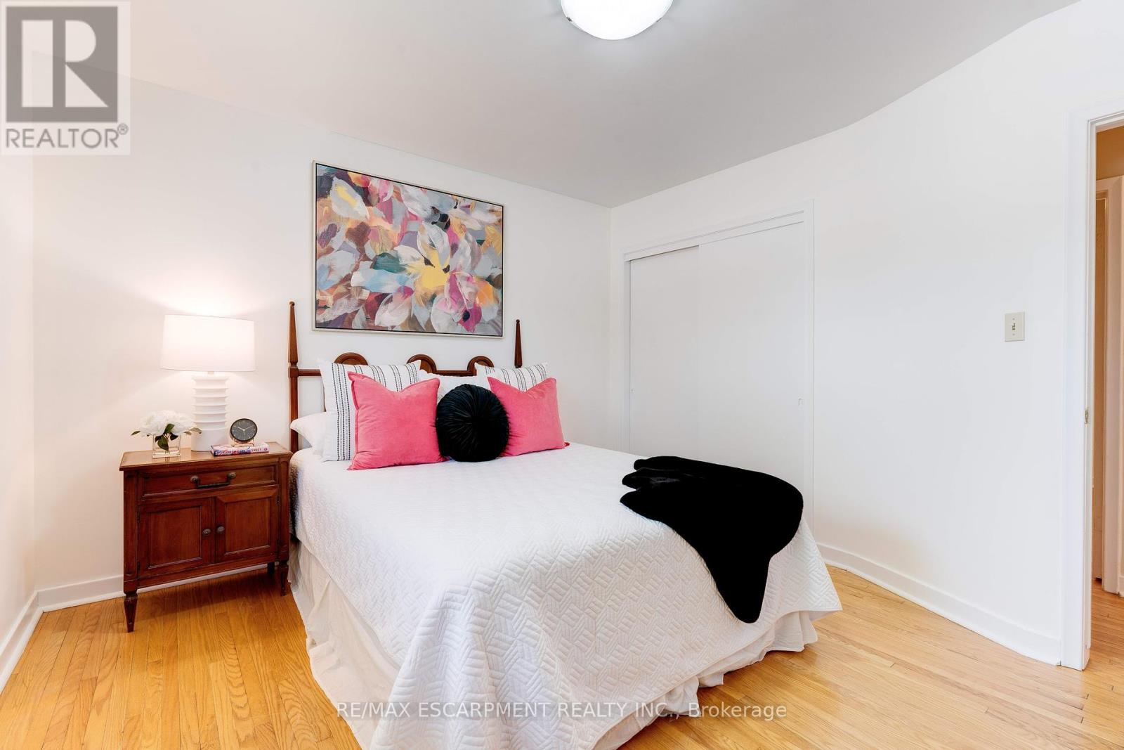 224 Glenholme Avenue, Hamilton (Winona), Ontario  L8E 5K1 - Photo 16 - X12269982