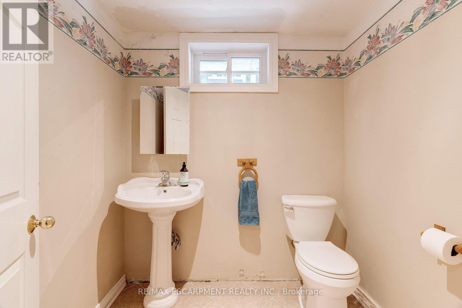 224 Glenholme Avenue, Hamilton (Winona), Ontario  L8E 5K1 - Photo 26 - X12269982