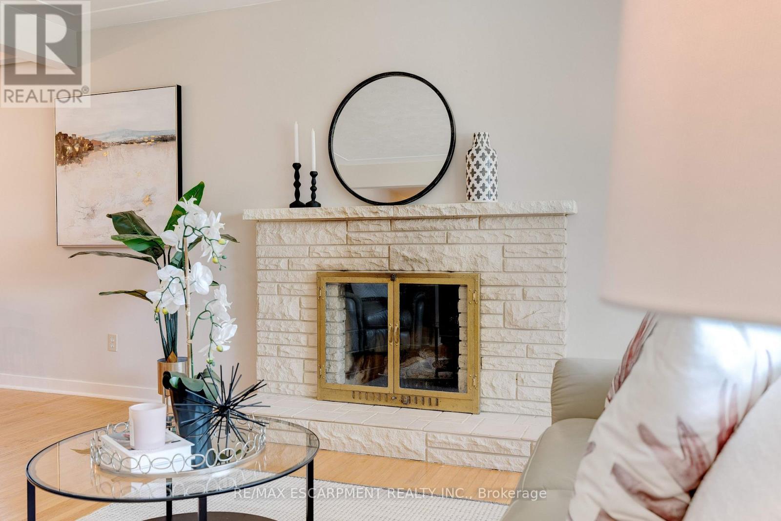 224 Glenholme Avenue, Hamilton (Winona), Ontario  L8E 5K1 - Photo 7 - X12269982
