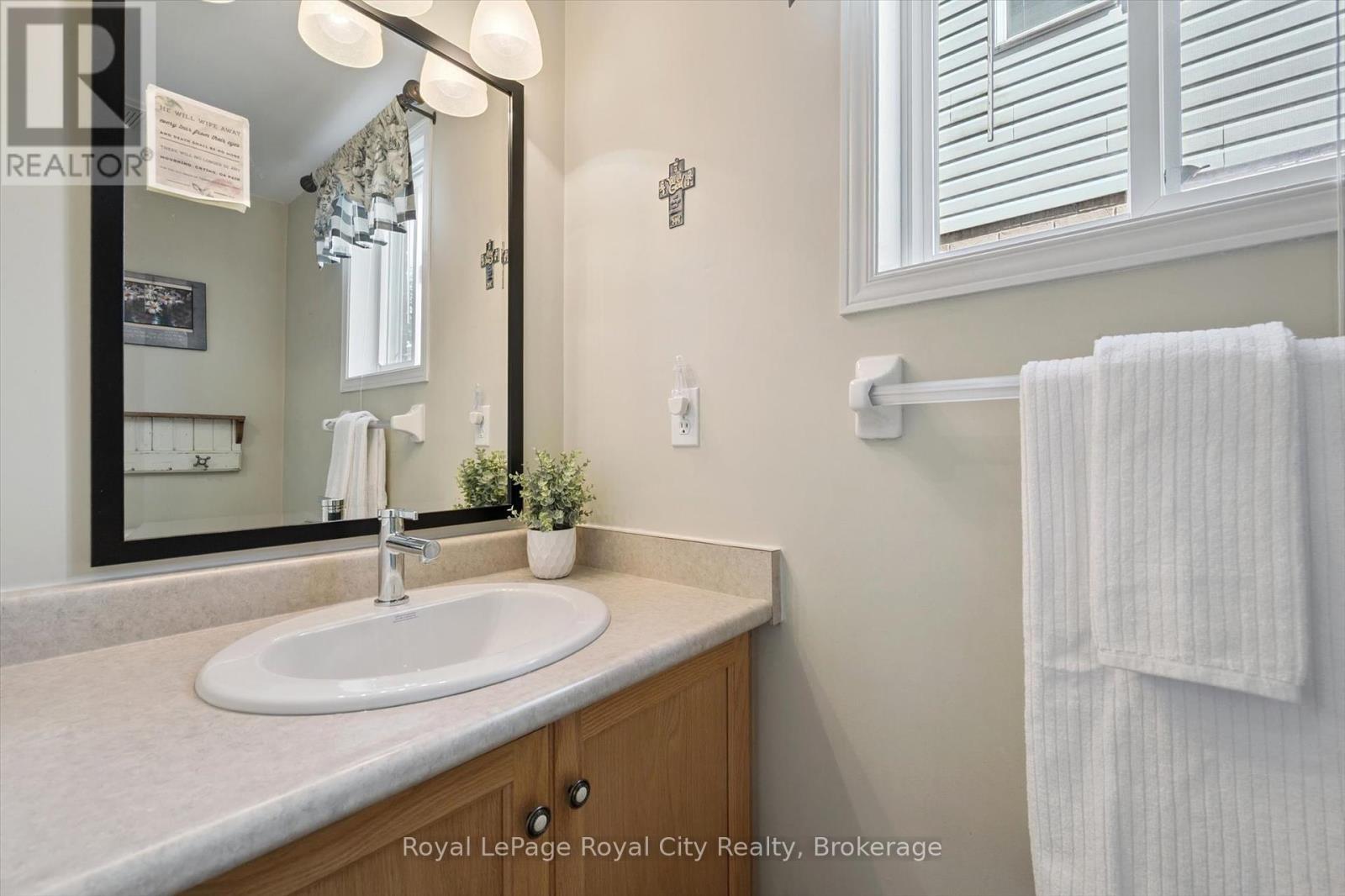 347 Starwood Drive, Guelph, Ontario  N1E 7A1 - Photo 25 - X12270154