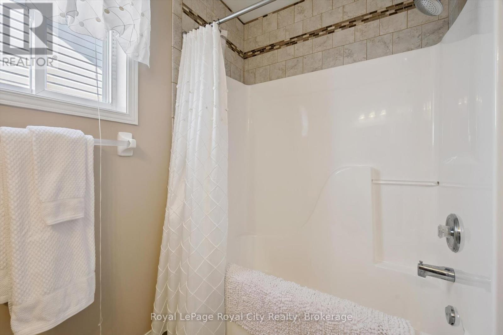 347 Starwood Drive, Guelph, Ontario  N1E 7A1 - Photo 35 - X12270154