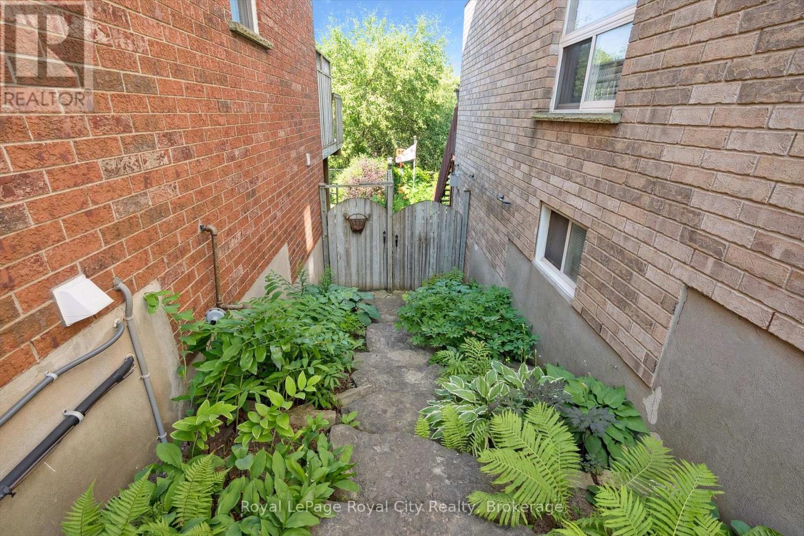 347 Starwood Drive, Guelph, Ontario  N1E 7A1 - Photo 45 - X12270154